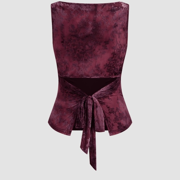 BURGENDY BOAT NECK FLORAL KNOTTED RUCHED CROP TANK TOP - Picture 4 of 4